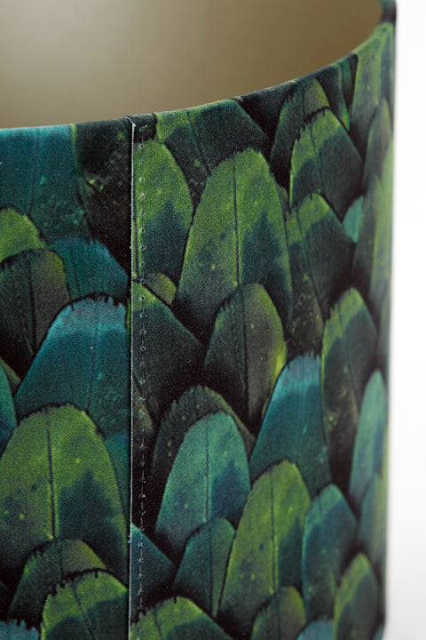 Pantalla cilíndrica de terciopelo verde con adornos de plumas para lámpara de mesa, lámpara colgante, lámpara de pie 25-25-18