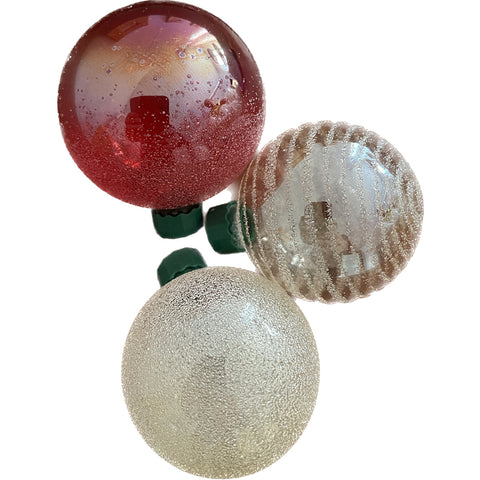Luces de hadas con bolas de cristal en oro rojo para árbol de Navidad.